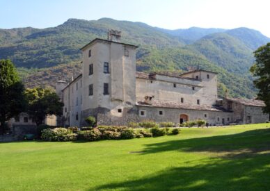 430 Castello di Issogne )